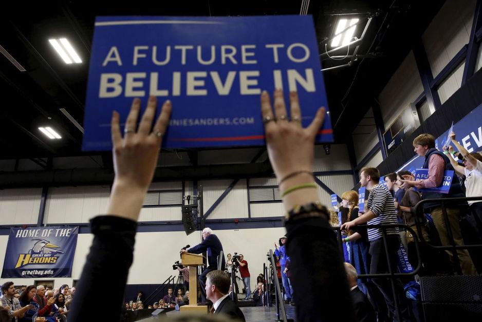 Bernie Sanders, durante un mitin de campaña en Portsmouth, New Hampshire, el 7 de febrero de 2016. (Reuters)